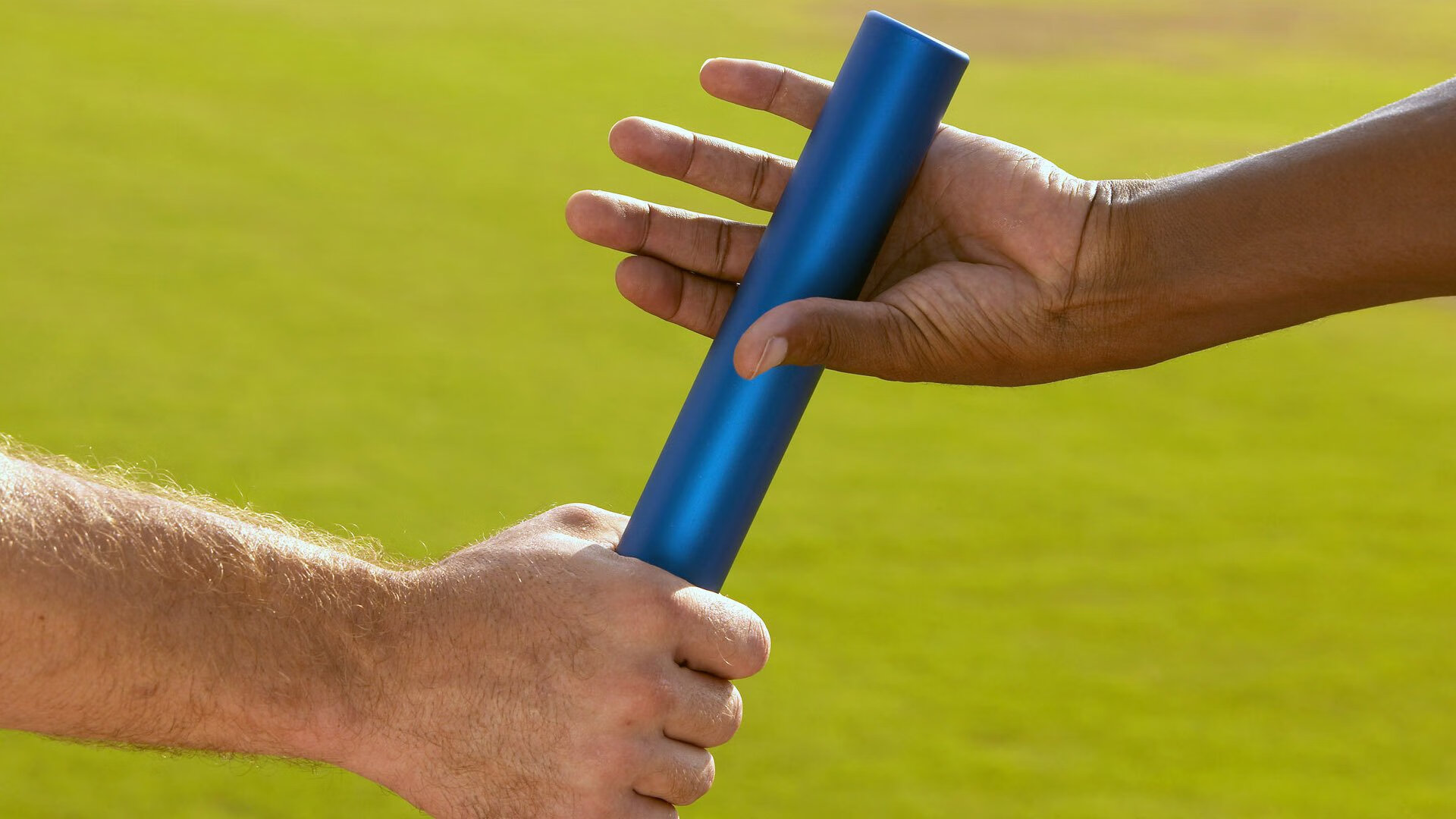 电竞巅峰对决点燃全球玩家热情，电竞巅峰期是多少岁